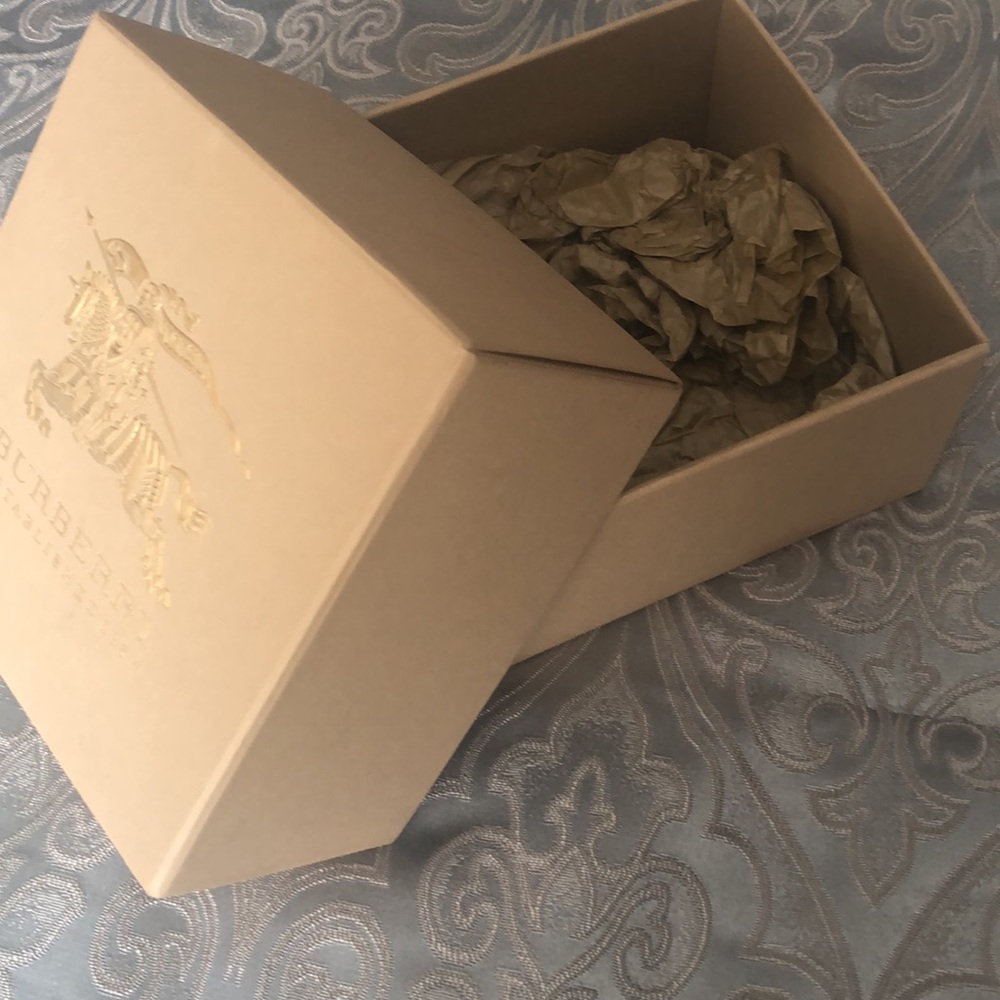 100% Authentic Burberry Box - Picture 3 of 3